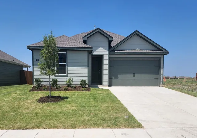 Photo 1 of Sale Pending at 400 Saddle Blanket Dr, Josephine, TX 75173 | MLS# 21371840 | Listing updated on 2026-09-08