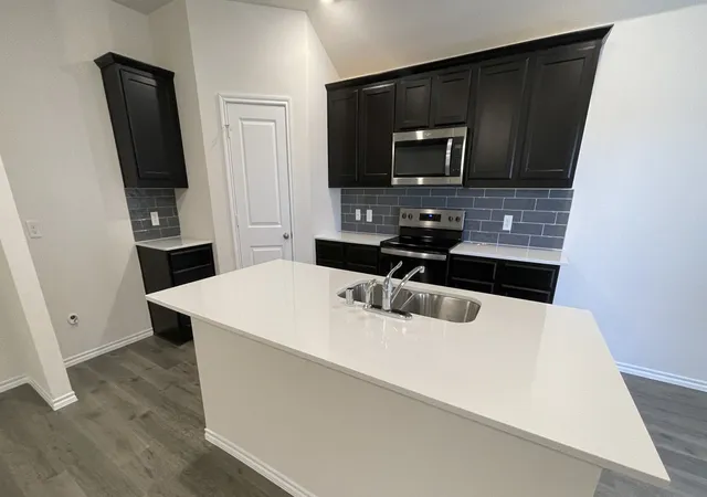 Photo 3 of Sale Pending at 400 Saddle Blanket Dr, Josephine, TX 75173 | MLS# 21371840 | Listing updated on 2026-09-08