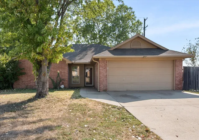 Photo 1 of Sale Pending at 1212 Charles Dr, Alvarado, TX 76009 | MLS# 21371665 | Listing updated on 2026-09-11