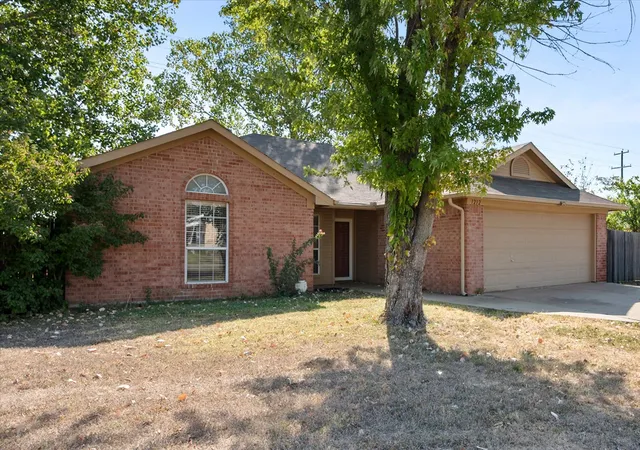 Photo 3 of Sale Pending at 1212 Charles Dr, Alvarado, TX 76009 | MLS# 21371665 | Listing updated on 2026-09-11
