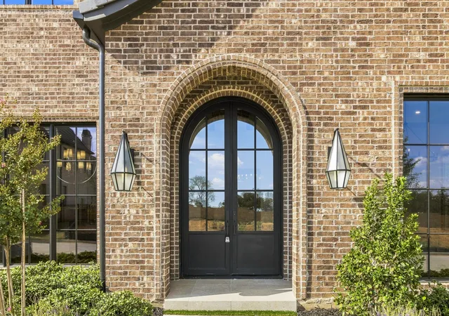 Photo 3 of Single family home for sale at 116 Murano Pl, Southlake, TX 76092 | MLS# 21304042 | Listing updated on 2026-09-14