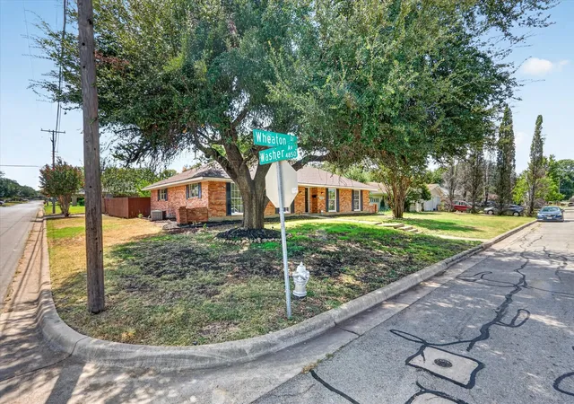 Photo 3 of Single family home for sale at 6301 Wheaton Dr, Fort Worth, TX 76133 | MLS# 21367888 | Listing updated on 2026-09-11