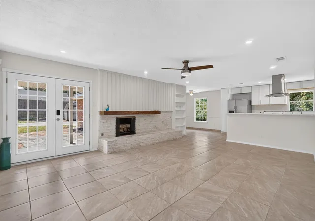 Photo 4 of Single family home for sale at 6301 Wheaton Dr, Fort Worth, TX 76133 | MLS# 21367888 | Listing updated on 2026-09-11