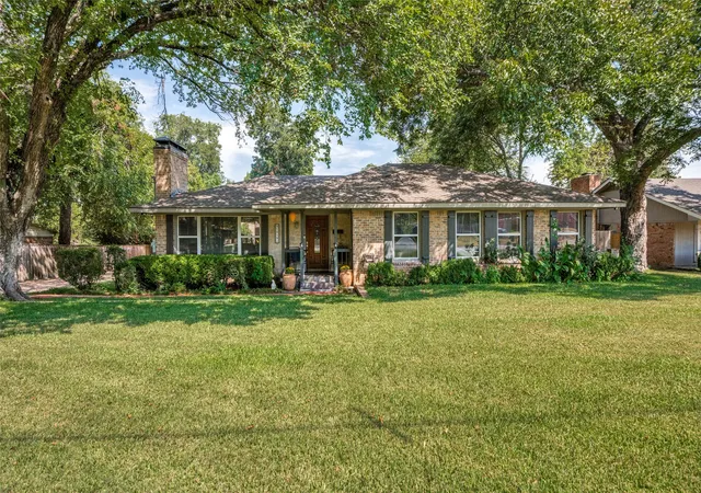 Photo 1 of Sale Pending at 1515 Francis St, Carrollton, TX 75006 | MLS# 21368794 | Listing updated on 2026-09-14