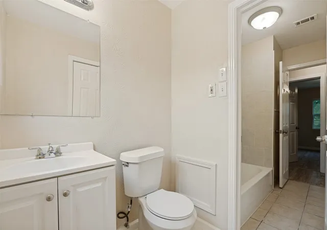 Photo 3 of Single family home for sale at 1821 Overhill Ln, Dallas, TX 75216 | MLS# 21371939 | Listing updated on 2026-09-12