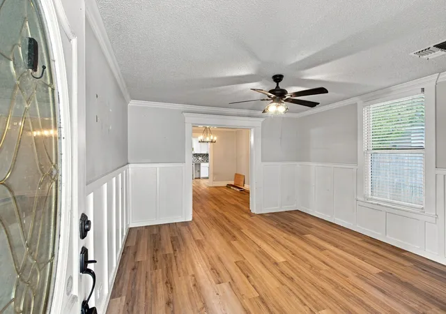 Photo 3 of Single family home for sale at 203 N Pendell Ave, Cleburne, TX 76033 | MLS# 21371969 | Listing updated on 2026-09-11