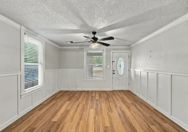 Photo 4 of Single family home for sale at 203 N Pendell Ave, Cleburne, TX 76033 | MLS# 21371969 | Listing updated on 2026-09-11
