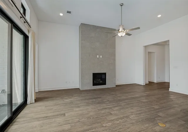 Photo 3 of Single family home for sale at 132 Cottonwood Ct, Murphy, TX 75094 | MLS# 21363927 | Listing updated on 2026-09-13