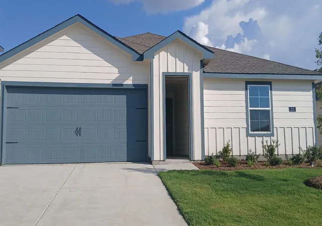 Photo 1 of Single family home for sale at 211 Whispering Pine Dr, Royse City, TX 75189 | MLS# 21371964 | Listing updated on 2026-10-02
