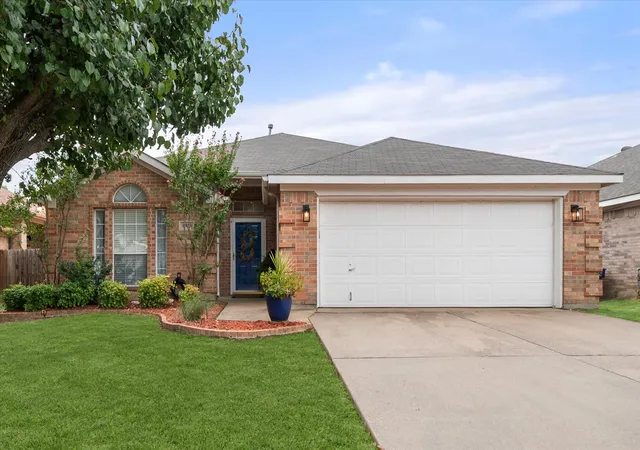 Photo 1 of Sale Pending at 6920 Coldwater Canyon Rd, Fort Worth, TX 76132 | MLS# 21369967 | Listing updated on 2026-09-14