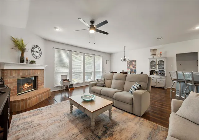 Photo 3 of Sale Pending at 6920 Coldwater Canyon Rd, Fort Worth, TX 76132 | MLS# 21369967 | Listing updated on 2026-09-14
