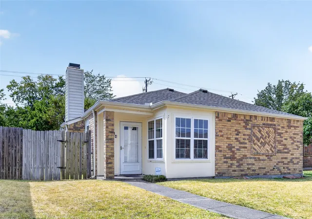 Photo 3 of Single family home for sale at 314 Wilderness Trl, Mesquite, TX 75149 | MLS# 21371995 | Listing updated on 2026-09-08
