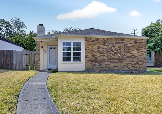 Photo 3 of Single family home for sale at 314 Wilderness Trl, Mesquite, TX 75149 | MLS# 21371995 | Listing updated on 2026-09-08