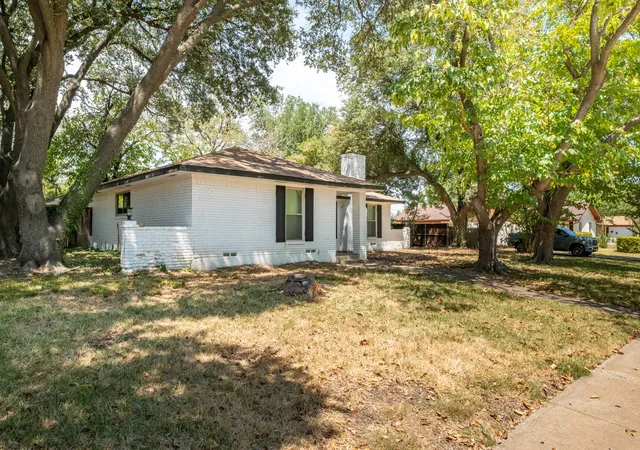 Photo 3 of Single family home for sale at 3207 Truxillo Dr, Dallas, TX 75228 | MLS# 21371640 | Listing updated on 2026-09-14