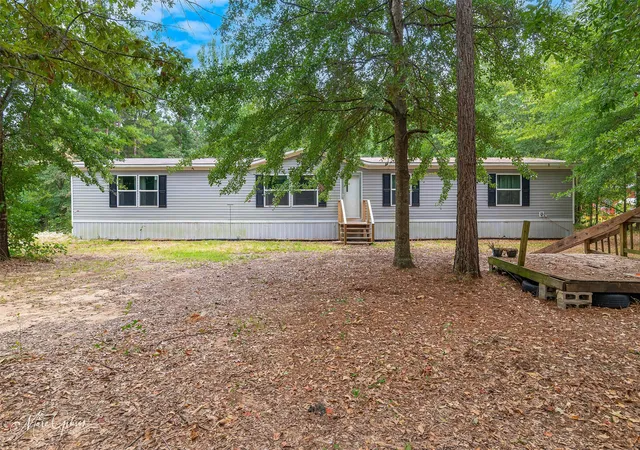Photo 2 of Manufactured home for sale at 9383 Carrera Dr, Mooringsport, LA 71060 | MLS# 21372025 | Listing updated on 2026-09-14