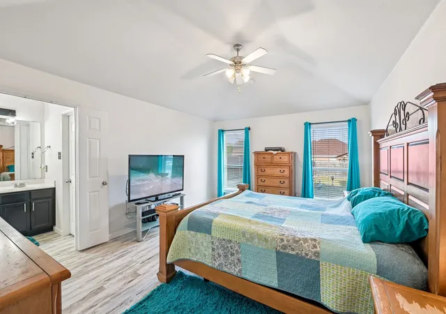 Photo 3 of Sale Pending at 6925 Evening Shade Ln, Arlington, TX 76002 | MLS# 21371977 | Listing updated on 2026-09-14