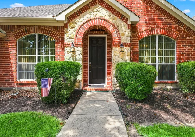 Photo 2 of Single family home for sale at 423 Fox Trl, Allen, TX 75002 | MLS# 21372032 | Listing updated on 2026-09-12