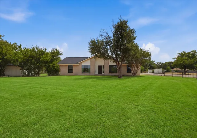 Photo 3 of Single family home for sale at 200 Verna Trl N, Fort Worth, TX 76108 | MLS# 21371993 | Listing updated on 2026-09-16