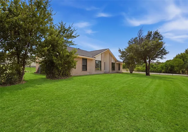 Photo 4 of Single family home for sale at 200 Verna Trl N, Fort Worth, TX 76108 | MLS# 21371993 | Listing updated on 2026-09-16