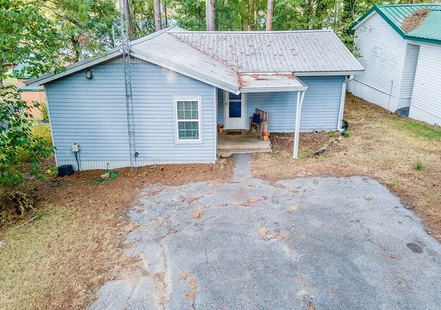 Photo 3 of Single family home for sale at 586 County Road 2298, Mineola, TX 75773 | MLS# 21372085 | Listing updated on 2026-09-17