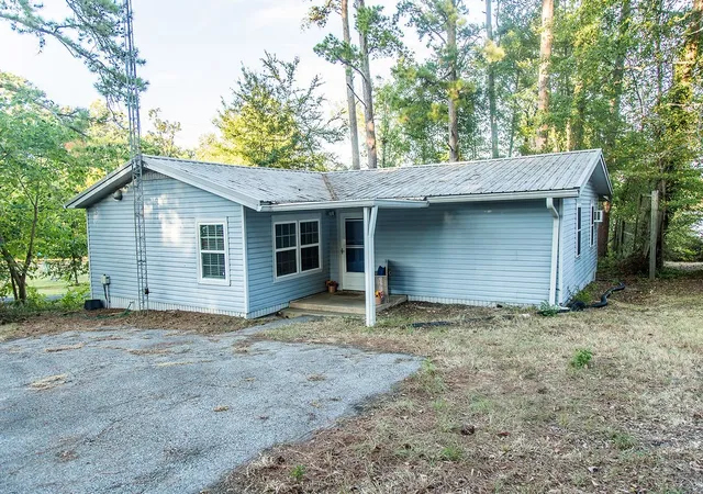 Photo 4 of Single family home for sale at 586 County Road 2298, Mineola, TX 75773 | MLS# 21372085 | Listing updated on 2026-09-17