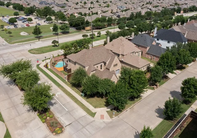 Photo 1 of Single family home for sale at 10769 Kingsford Ln, Frisco, TX 75035 | MLS# 21370908 | Listing updated on 2026-09-07