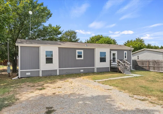 Photo 2 of Sale Pending at 2995 County Road 1063, Farmersville, TX 75442 | MLS# 21372116 | Listing updated on 2026-09-10