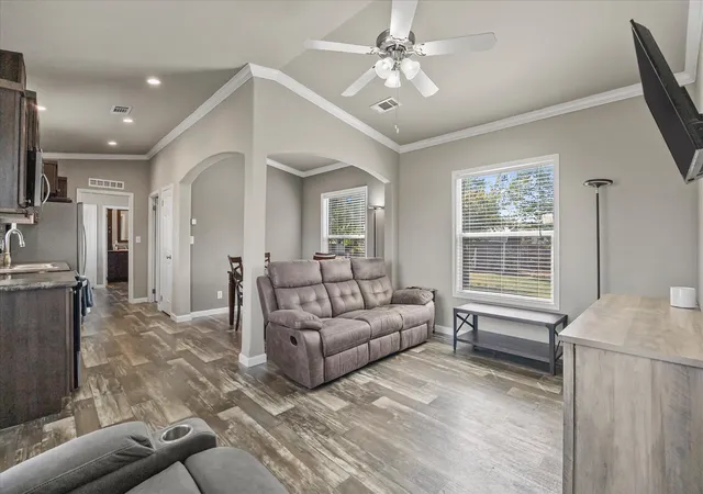 Photo 3 of Sale Pending at 2995 County Road 1063, Farmersville, TX 75442 | MLS# 21372116 | Listing updated on 2026-09-10