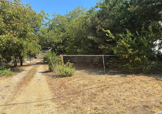 Photo 2 of Land for sale at 2311 Knight St, Dallas, TX 75219 | MLS# 21372071 | Listing updated on 2026-09-17