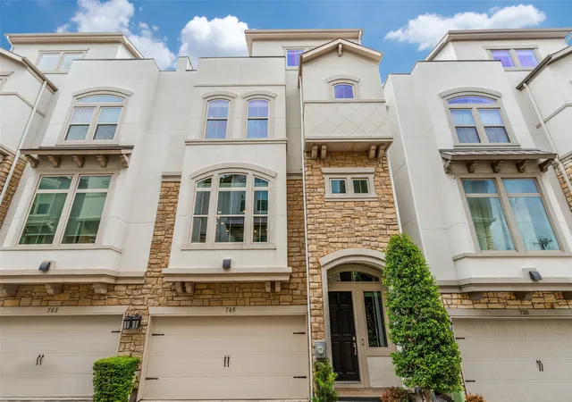 Photo 1 of Sale Pending at 746 Spanish Oaks Pl, Dallas, TX 75204 | MLS# 21371160 | Listing updated on 2026-09-18