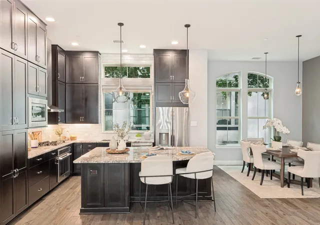 Photo 2 of Sale Pending at 746 Spanish Oaks Pl, Dallas, TX 75204 | MLS# 21371160 | Listing updated on 2026-09-18