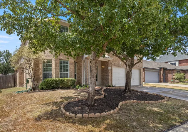 Photo 3 of Single family home for sale at 7100 Livingston Dr, Denton, TX 76210 | MLS# 21367936 | Listing updated on 2026-09-13