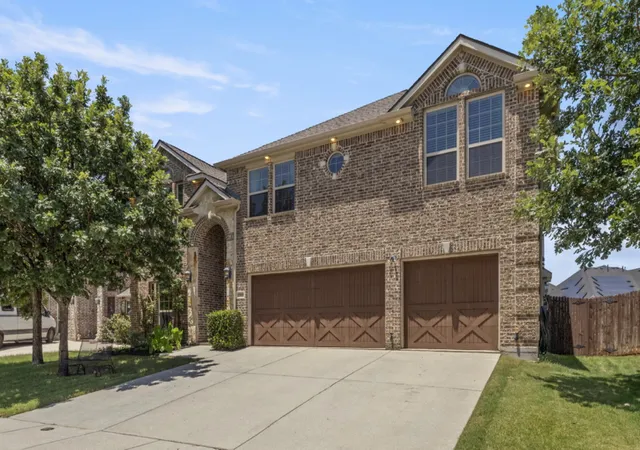 Photo 2 of Single family home for sale at 13909 Sparrow Hill Dr, Little Elm, TX 75068 | MLS# 21372127 | Listing updated on 2026-10-06