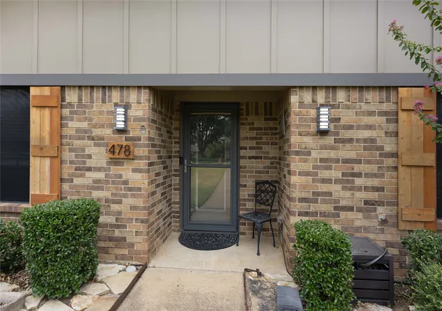 Photo 3 of Sale Pending at 478 Sellmeyer Ln, Highland Village, TX 75077 | MLS# 21372019 | Listing updated on 2026-09-14