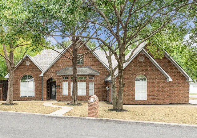 Photo 1 of Single family home for sale at 227 N Hopson St, Van Alstyne, TX 75495 | MLS# 21370325 | Listing updated on 2026-09-20