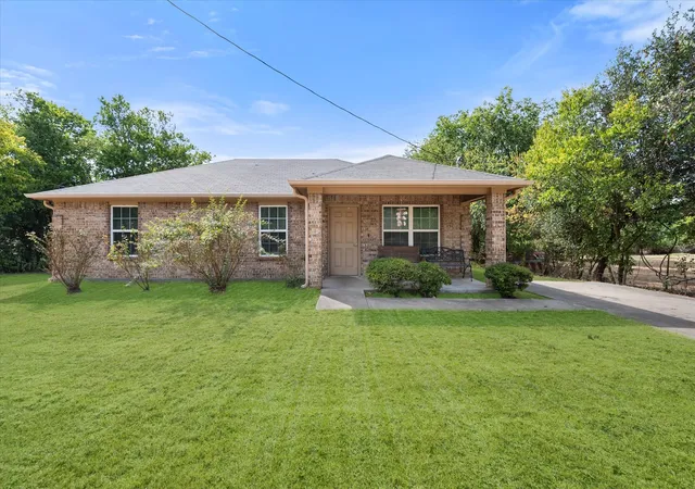 Photo 1 of Single family home for sale at 700 Cypress Ave, Corsicana, TX 75110 | MLS# 21372175 | Listing updated on 2026-09-26