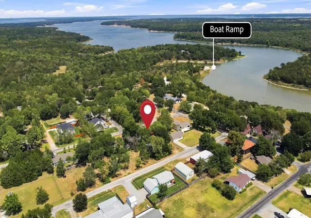 Photo 3 of Single family home for sale at 288 Clayton Dr, Pottsboro, TX 75076 | MLS# 21369261 | Listing updated on 2026-09-14