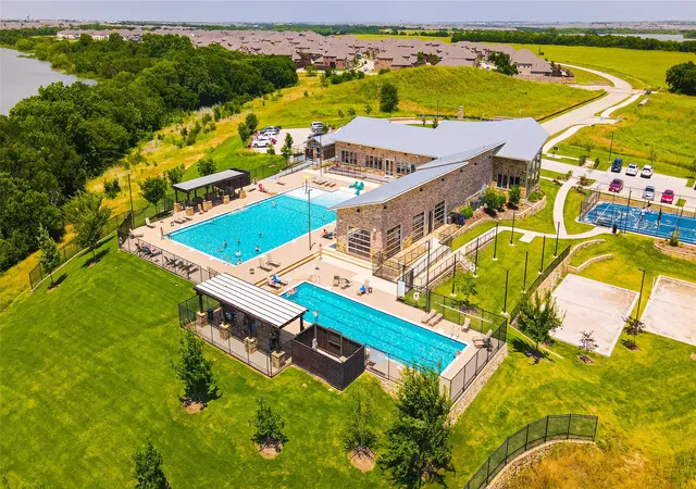Photo 4 of Single family home for sale at 2252 Corbera Dr, Little Elm, TX 75068 | MLS# 21372278 | Listing updated on 2026-09-13