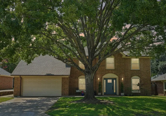 Photo 2 of Single family home for sale at 3231 Summerfield Dr, Grapevine, TX 76051 | MLS# 21369756 | Listing updated on 2026-10-04