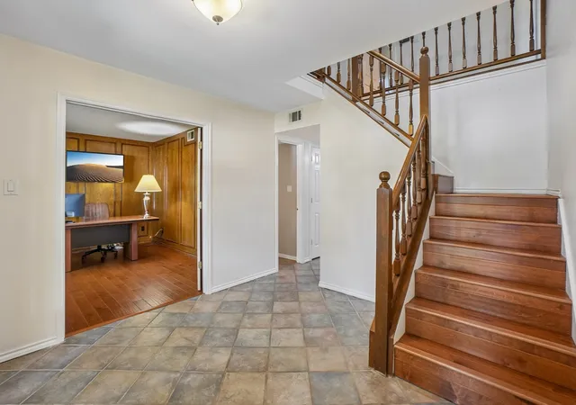 Photo 4 of Single family home for sale at 3231 Summerfield Dr, Grapevine, TX 76051 | MLS# 21369756 | Listing updated on 2026-10-04