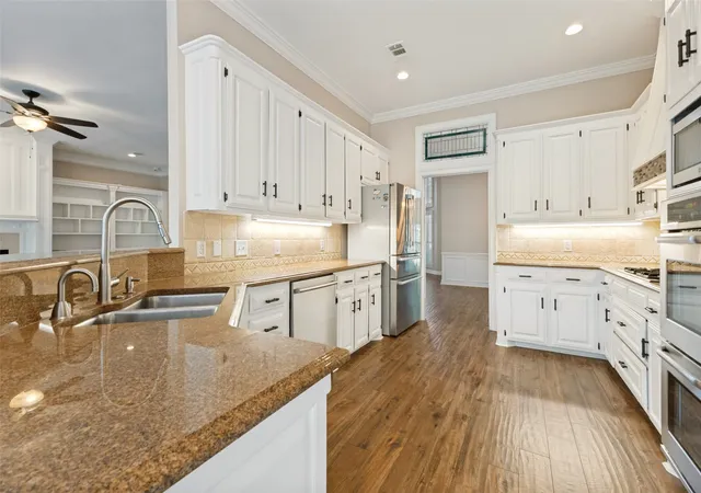 Photo 4 of Single family home for sale at 529 Chippendale Dr, Heath, TX 75032 | MLS# 21371033 | Listing updated on 2026-09-13
