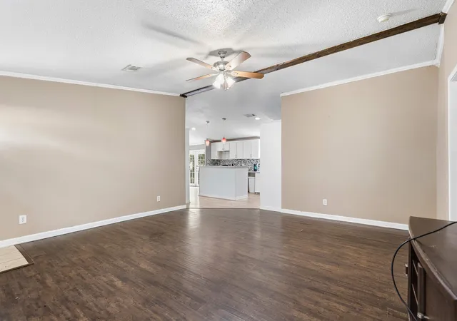 Photo 3 of Manufactured home for sale at 374 County Road 191, Gainesville, TX 76240 | MLS# 21372337 | Listing updated on 2026-09-09