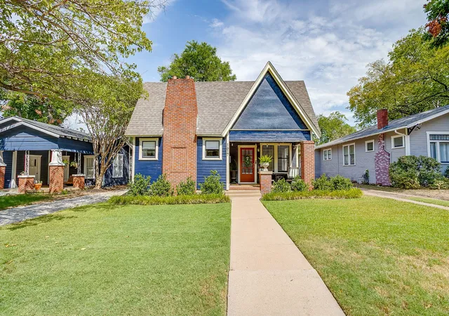 Photo 2 of Single family home for sale at 1617 Fairmount Ave, Fort Worth, TX 76104 | MLS# 21371526 | Listing updated on 2026-09-10