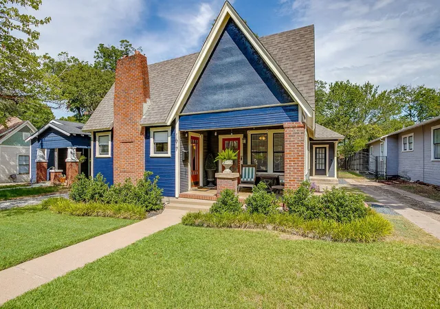 Photo 2 of Single family home for sale at 1617 Fairmount Ave, Fort Worth, TX 76104 | MLS# 21371526 | Listing updated on 2026-09-10
