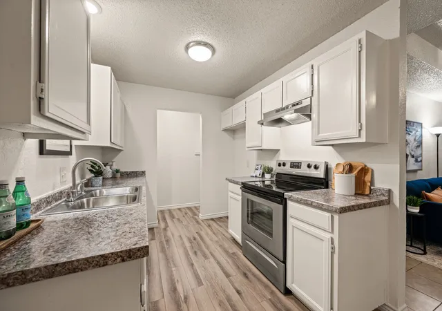 Listing Photo 3 - Condo for sale in building located at 7712 Brandi Pl, North Richland Hills, TX 76182