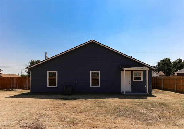 Photo 23 of Sale Pending at 412 Susan Dr, Kennedale, TX 76060 | MLS# 21368183 | Listing updated on 2026-09-09