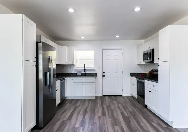 Photo 3 of Sale Pending at 412 Susan Dr, Kennedale, TX 76060 | MLS# 21368183 | Listing updated on 2026-09-09