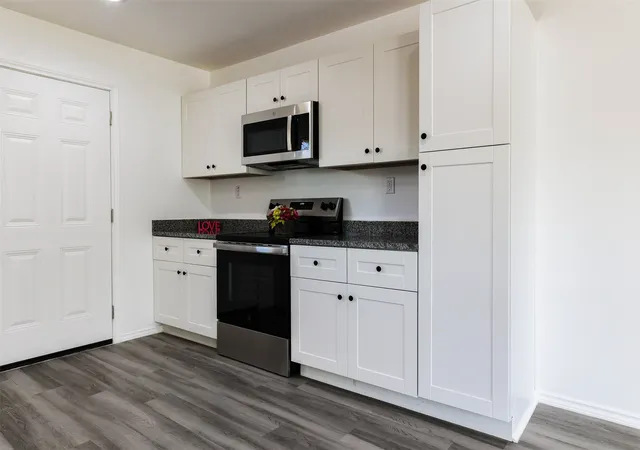 Photo 4 of Sale Pending at 412 Susan Dr, Kennedale, TX 76060 | MLS# 21368183 | Listing updated on 2026-09-09
