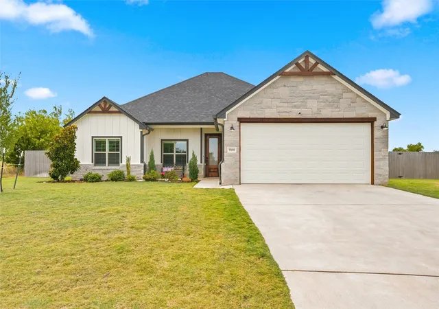 Photo 1 of Single family home for sale at 9800 Bridlewood Ln, Waco, TX 76708 | MLS# 21371935 | Listing updated on 2026-09-14