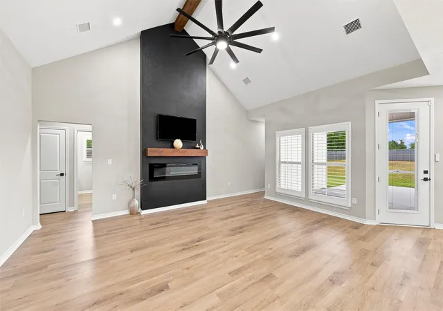 Photo 3 of Single family home for sale at 9800 Bridlewood Ln, Waco, TX 76708 | MLS# 21371935 | Listing updated on 2026-09-14